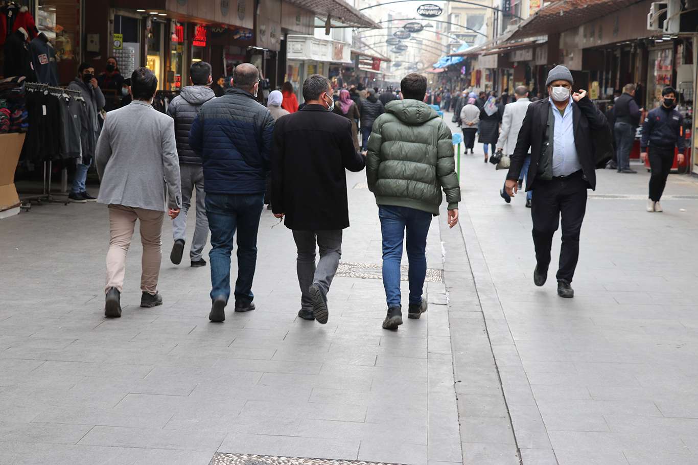 Gaziantep’te Covid-19 kurallarına uymayan 228 kişiye para cezası